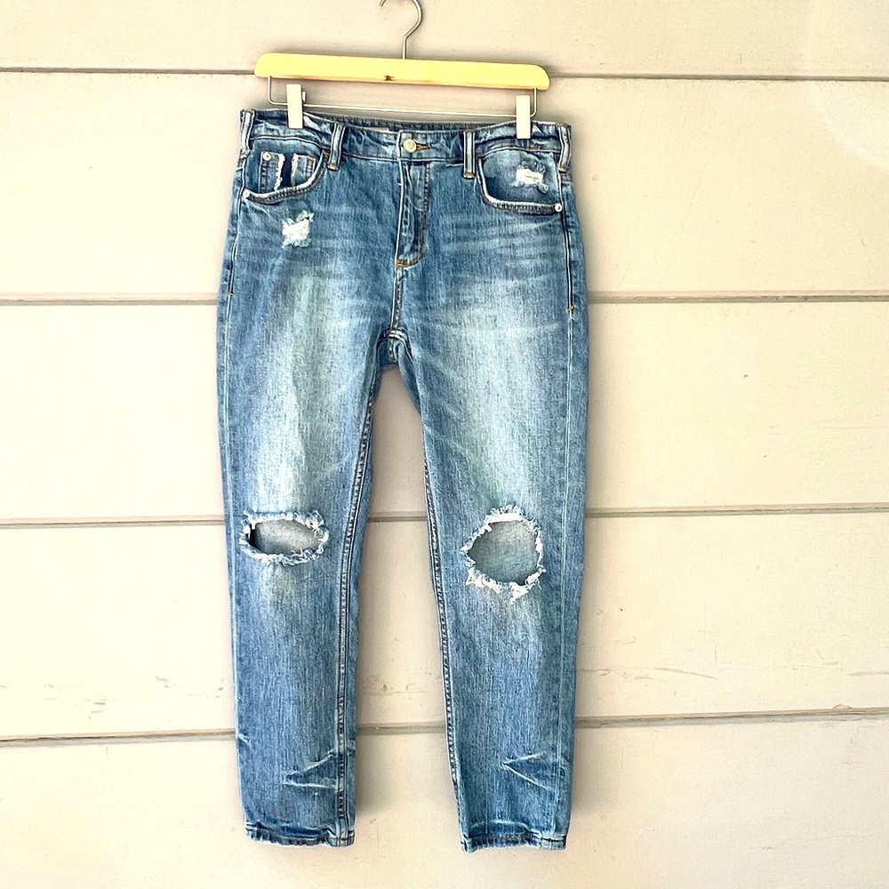 Super Cool PILCRO (Anthropologie) Distressed Jeans